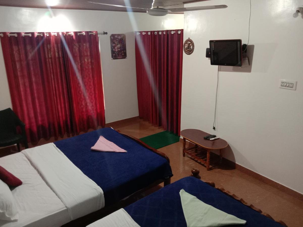 Shivalaya Homestay, Madikeri Siddapura  ภายนอก รูปภาพ