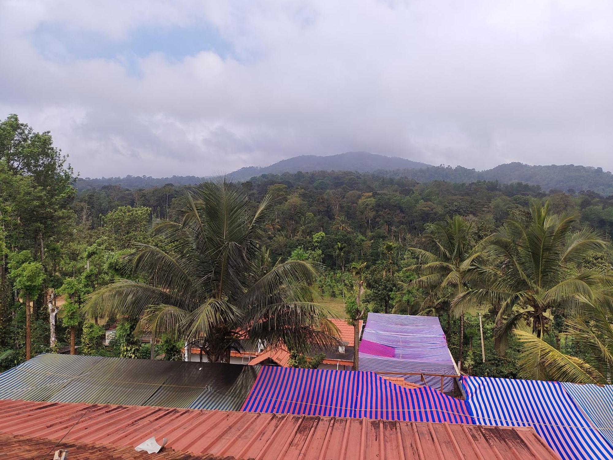 Shivalaya Homestay, Madikeri Siddapura  ภายนอก รูปภาพ