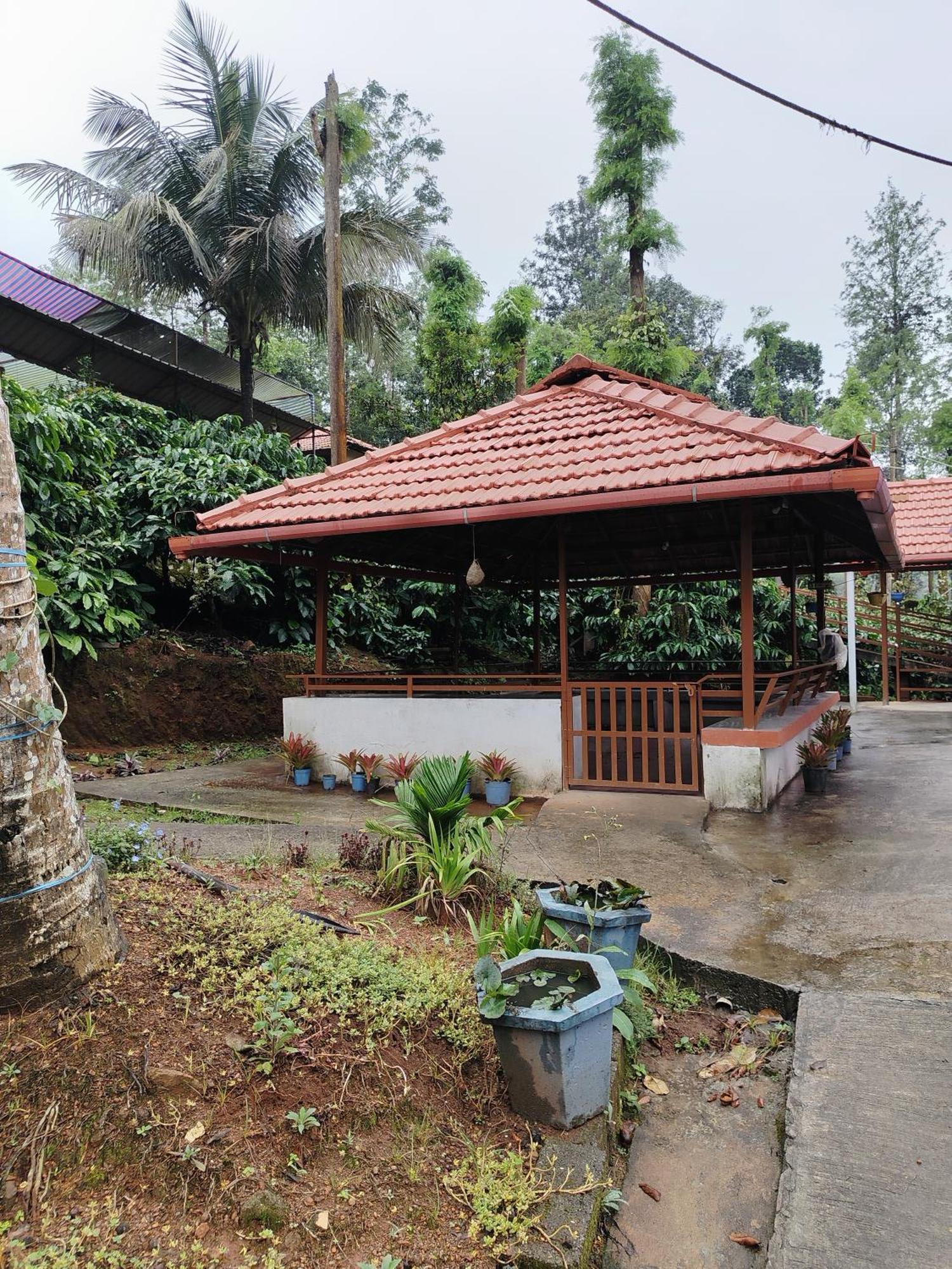 Shivalaya Homestay, Madikeri Siddapura  ภายนอก รูปภาพ